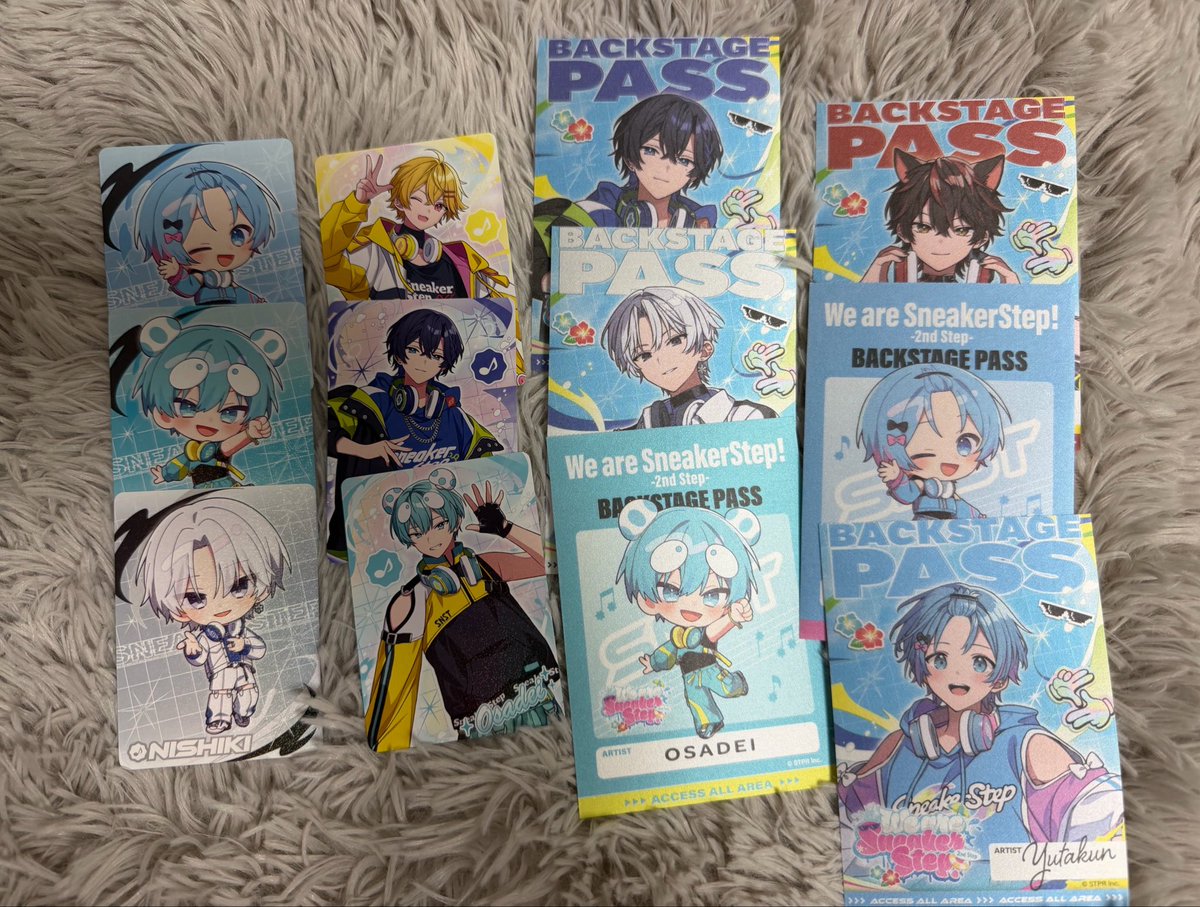 jjstyh_s's tweet photo. 【交換】うぃあすに2 すにすて リングライト ランダムホログラムカード ランダムバックステージパス風ステッカー ランダムロッカーキーホルダー 缶バッジ

求　同種🍸
譲　写真のもの(🎀📞❤️☀❄🍄)

福岡以外の会場、郵送どちらも可能です
お気軽にお声がけください🙇🏻‍♀️

#すにすてグッズ交換 https://t.co/UdY173cVo6