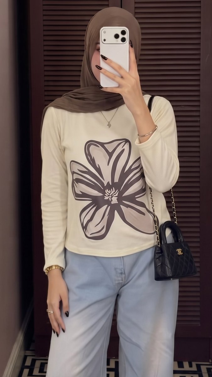 tw3nttry's tweet photo. nemu kaos kece buat ootd an, bisa buat hangout, bahan nya adem gak takut kegerahan kalo lagi nongki🤍🥐🥨 https://t.co/NkxOlDZU2f