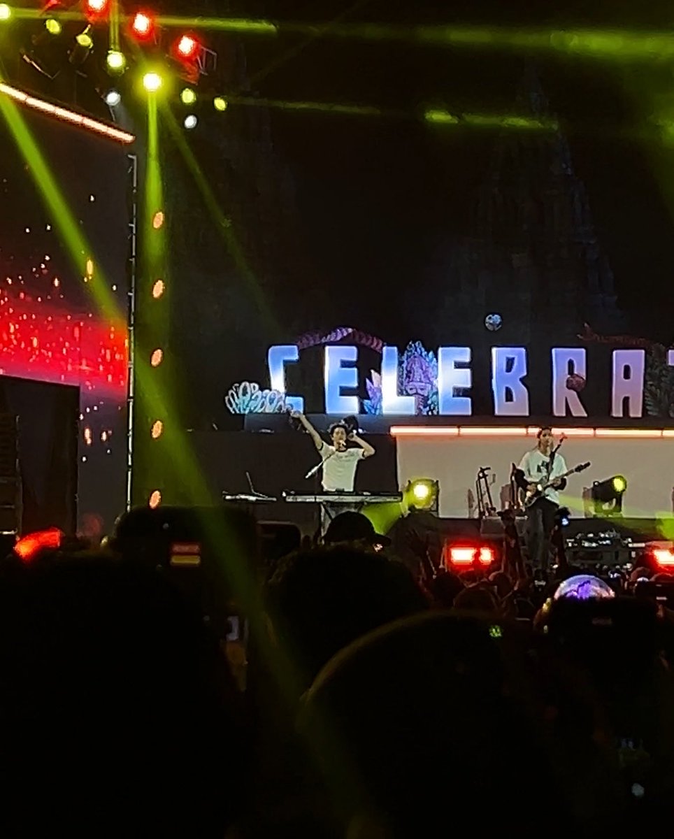 jusungbri's tweet photo. 260703 Prambanan Jazz Festival (DAY1)

what a beautiful night... 

#XdinaryHeroesInPrambananJazzFestival2026 https://t.co/Kb9sVFxz7g