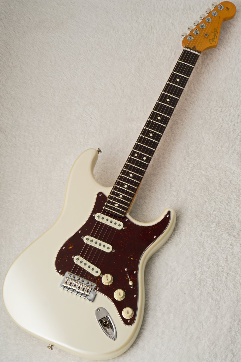 machidax's tweet photo. フェンダーUSAの新たなスタンダードモデル、"Amercan Professional Classic"!
https://t.co/soD6jniEM9
#Fender #Stratocaster #エレキギター #ストラトキャスター #Guitar https://t.co/jxePBZjK6r