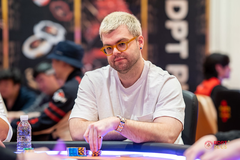 playreddragon's tweet photo. โกLate registration for the Dragon's Gate High Roller remains open until Level 14 on Day 2.
There's still time to take your seat.
#playreddragon #reddragonpokertour #rdptjeju2026 #RDPT #rdptplus #highroller https://t.co/k7HZh7XSkf