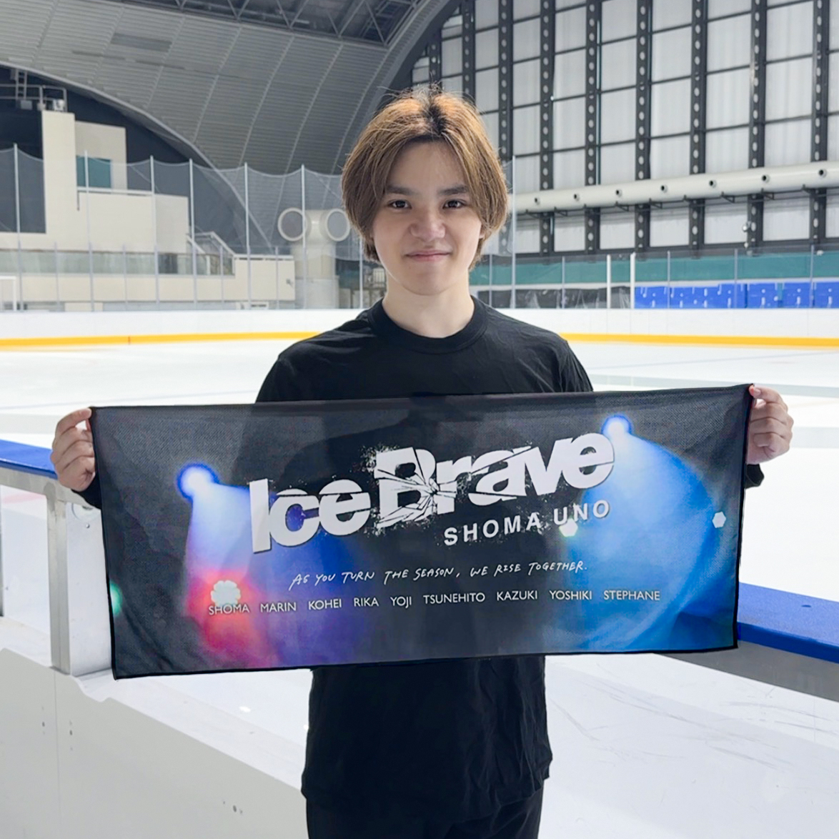 IceBrave_shoma's tweet photo. ／
宇野昌磨アイスショー
#アイスブレイブ 2026夏🐬🫧
＼

この夏の新グッズ好評販売中！
🛒 https://t.co/exuWvZ2XpA

今ご注文いただいたものは
愛知公演初日前にお届け！✨

アイスブレイブを盛り上げる
サマーグッズをぜひゲットしてください🪭

チケットも好評販売中🎫
https://t.co/Bf3xyVkqSK https://t.co/fPK1OH5wss