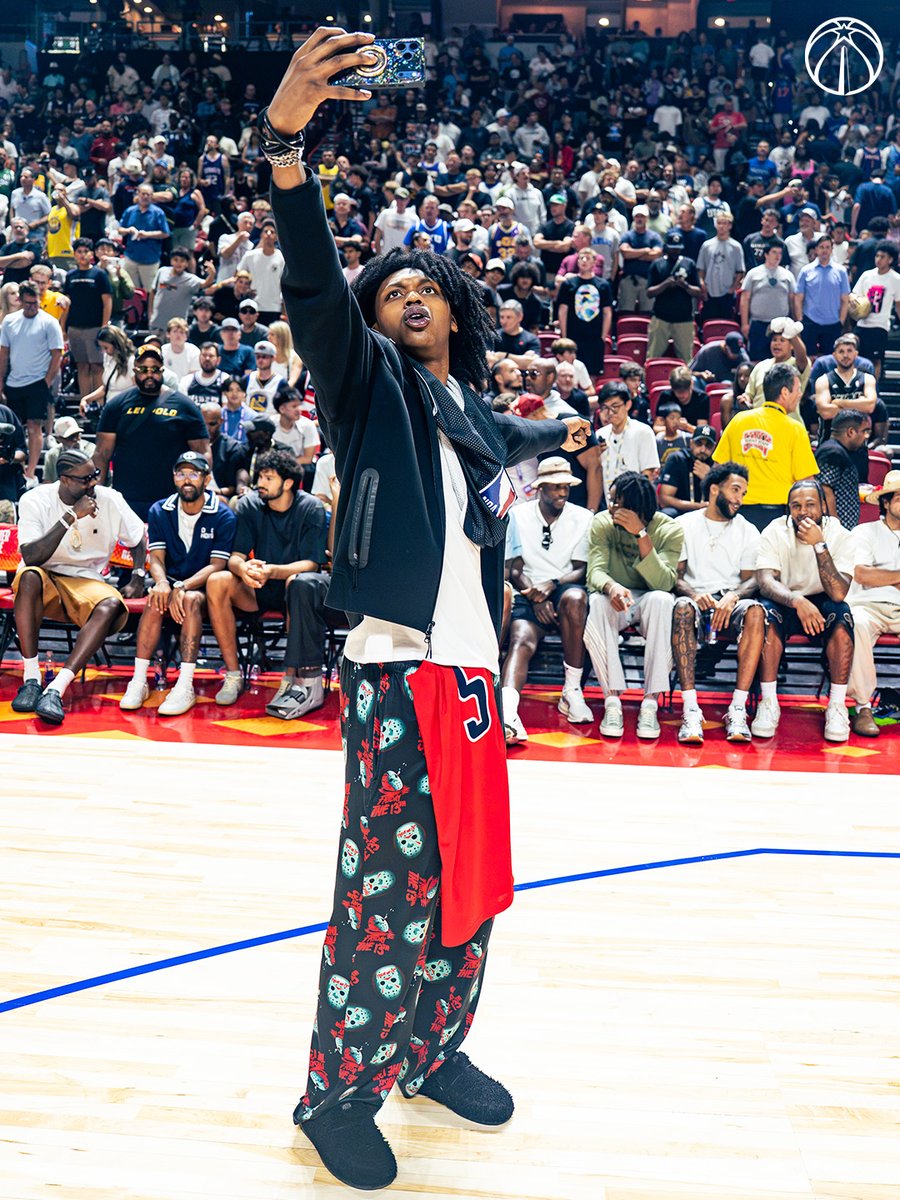WashWizards's tweet photo. familiar faces courtside 🤞 https://t.co/G6m60RFIfH