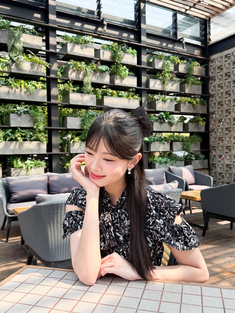 A_FionyJKT48's tweet photo. #TGIF 🌿✨ https://t.co/v8TL4iRSzR