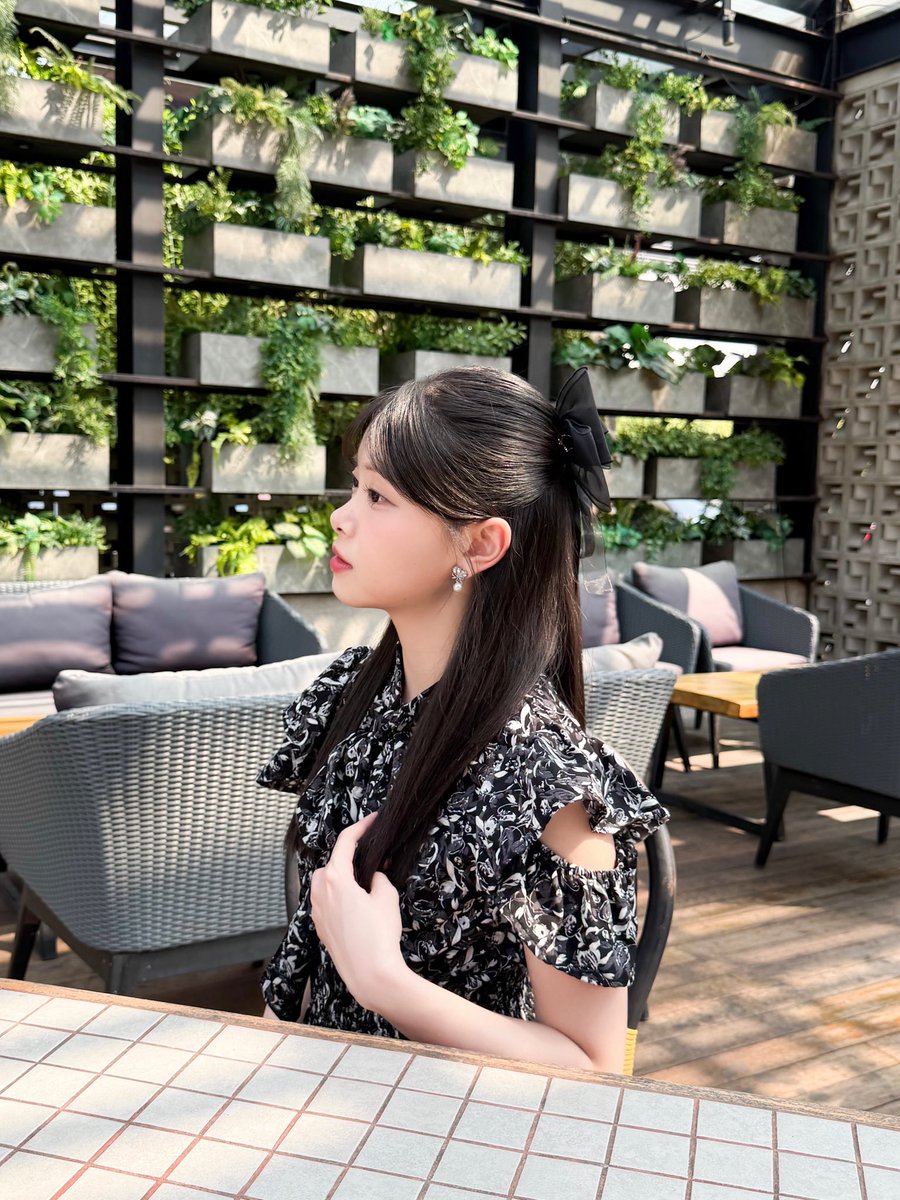 A_FionyJKT48's tweet photo. #TGIF 🌿✨ https://t.co/v8TL4iRSzR