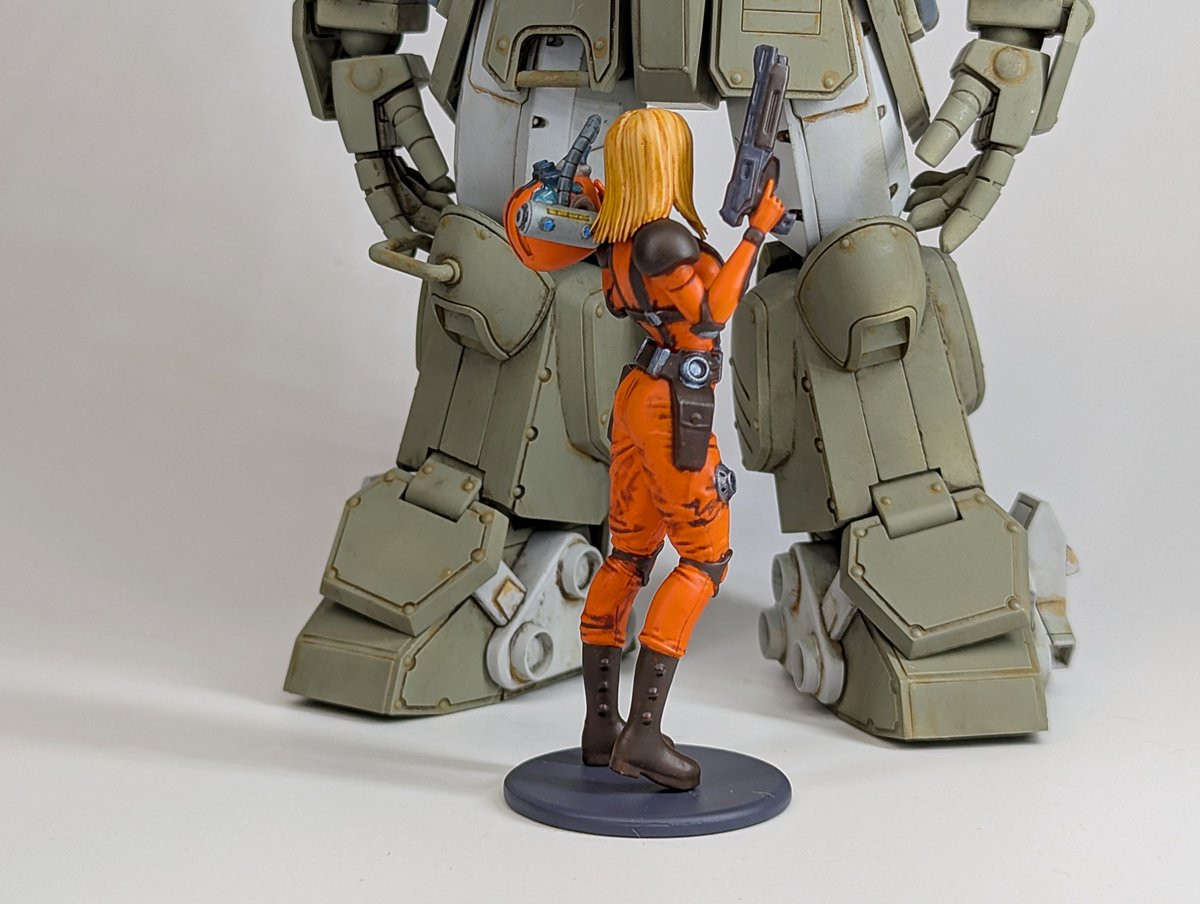 noriat's tweet photo. 7/26(日)WFで販売します！
wave「スコープドッグ」プラモデル用
1/24 ギルガメス軍 女性ATパイロットB
￥8,000-（新規）
3Dプリントガレージキット
いにしえのデュアルマガジン挿絵のような世界観で
作りました
立像と着座の2体セットです！
よろしくお願いします！！
#WF2026S https://t.co/CYTyFL9RVv