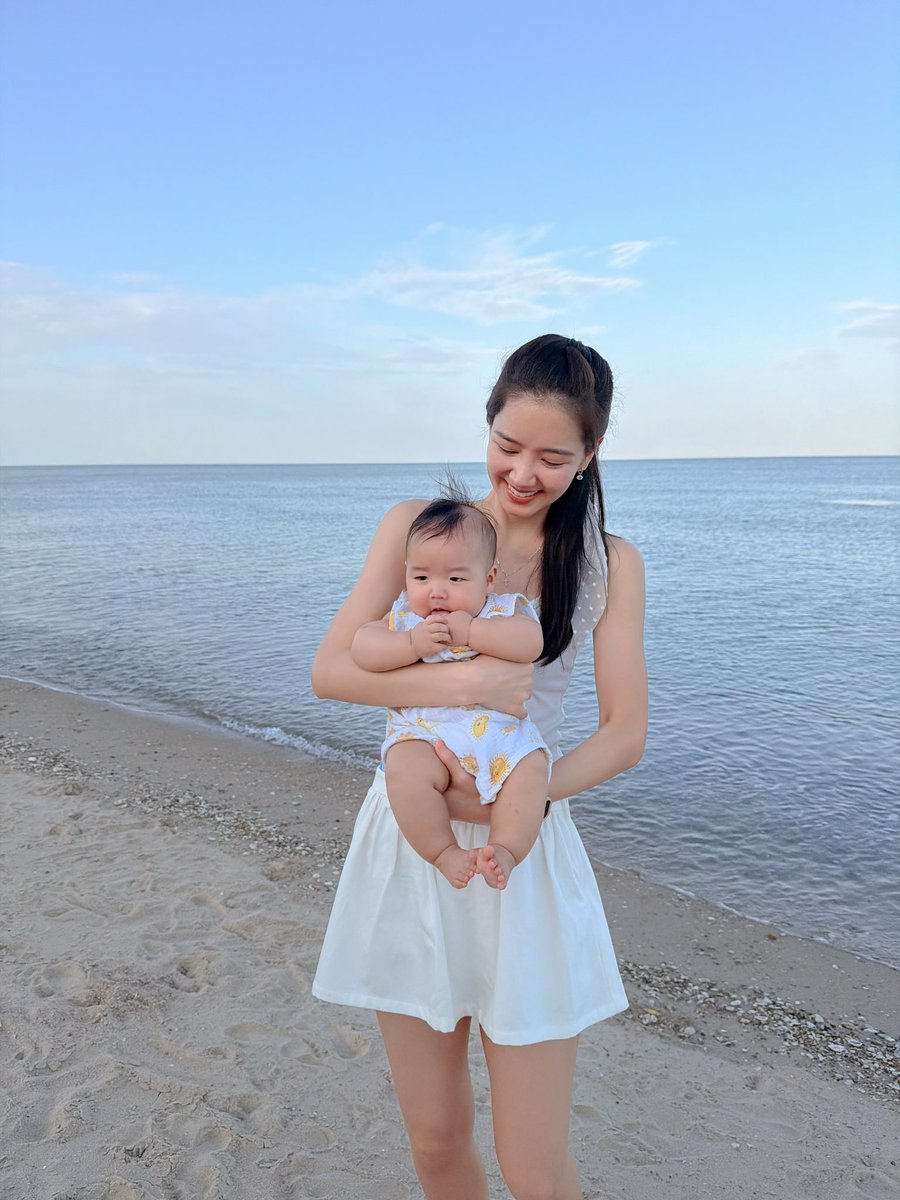 rxxxyd's tweet photo. พาลูกมาเล่นน้ำทะเล👼🏻

(แม่ๆขา..หนูหาหลานมาให้ได้แล้วค่ะ 🤭🤣)
 #ริชชี่อรเณศ https://t.co/IRlIXbenLB