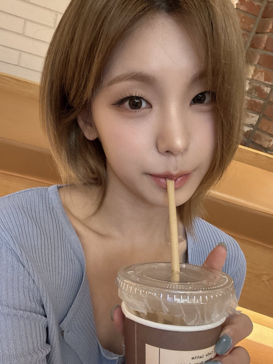 darkTohsaka's tweet photo. 260710 Yeji bbl update 🖤 https://t.co/jsSHCxwo4p