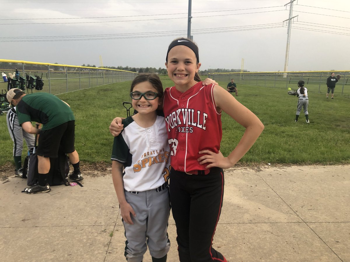 n20240's tweet photo. Yay Danielle! Feels like just yesterday you started plying softball. So proud of all you’ve accomplished and so excited for your next chapter! Best sister ever!!! https://t.co/GwyiXm8yEG