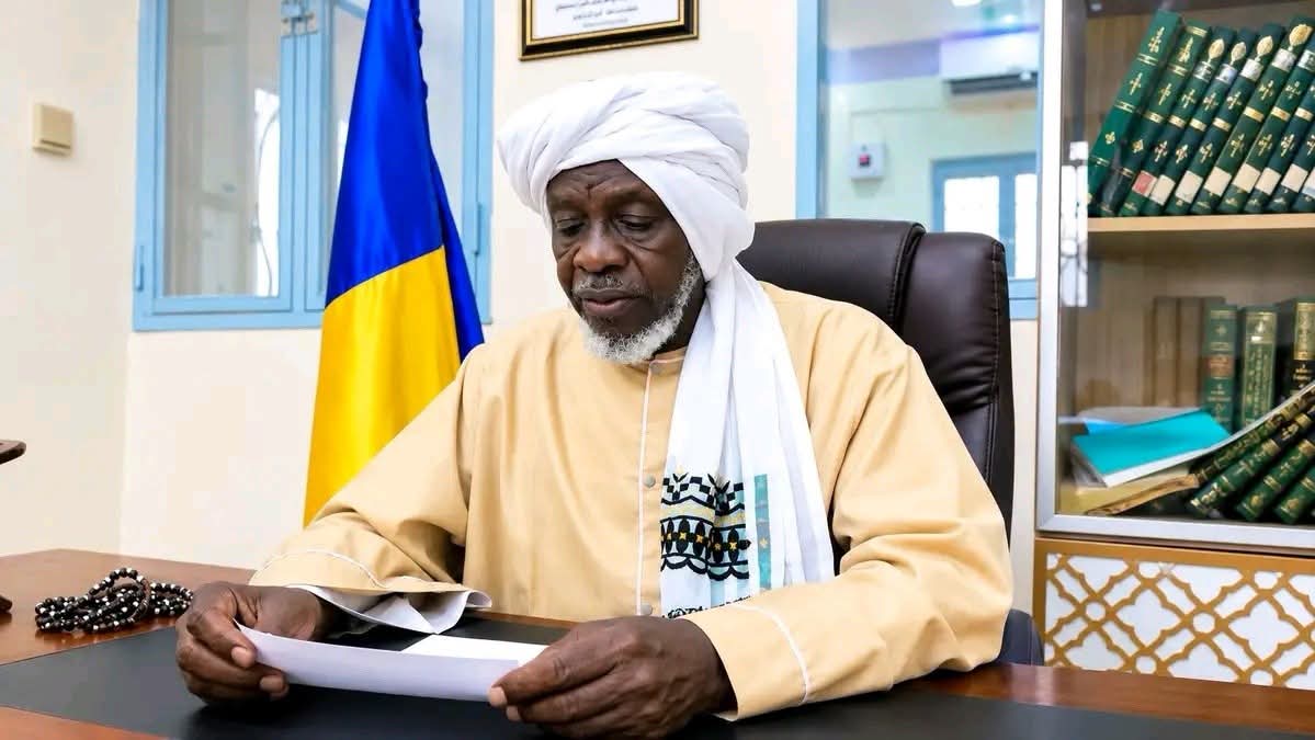 V63011Lexi's tweet photo. #AfricanVoices
يا أهلنا في وداي الشيخ عبد الله إسحاق دعا الناس لصلاة الاستسقاء يوم السبت الجاي 🤲🇹🇩
المطر اتأخر علينا وكلنا محتاجين رحمة ربنا فخلونا نتجمع في ساحة تاج الدين الساعة 6 ونص صباحاً ونتضرع لربنا بقلب واحد عشان الغيث ينزل ويطرح البركة في بلادنا 🌧️
#Tchad https://t.co/mzJ8T7r0mM