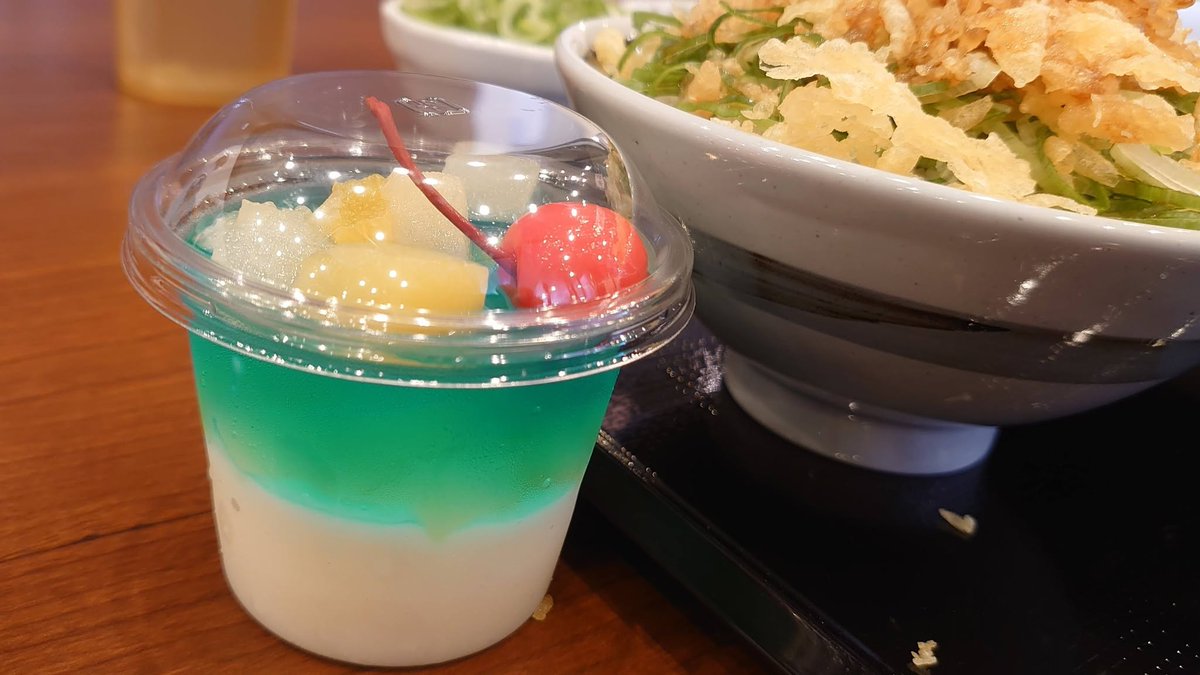 ka2eka2e's tweet photo. 朝ごはん...
期間限定/冷やし明太クリームうどん・得
+白ごはん・大
+天かすだく+青ねぎだく+しび辛ラー油
+期間限定/うどんプリンブルーハワイ
今日はうどんプリン目当て
ごちそうさまでした
#丸亀製麺 柏崎店 https://t.co/QyLU9Hqvfi