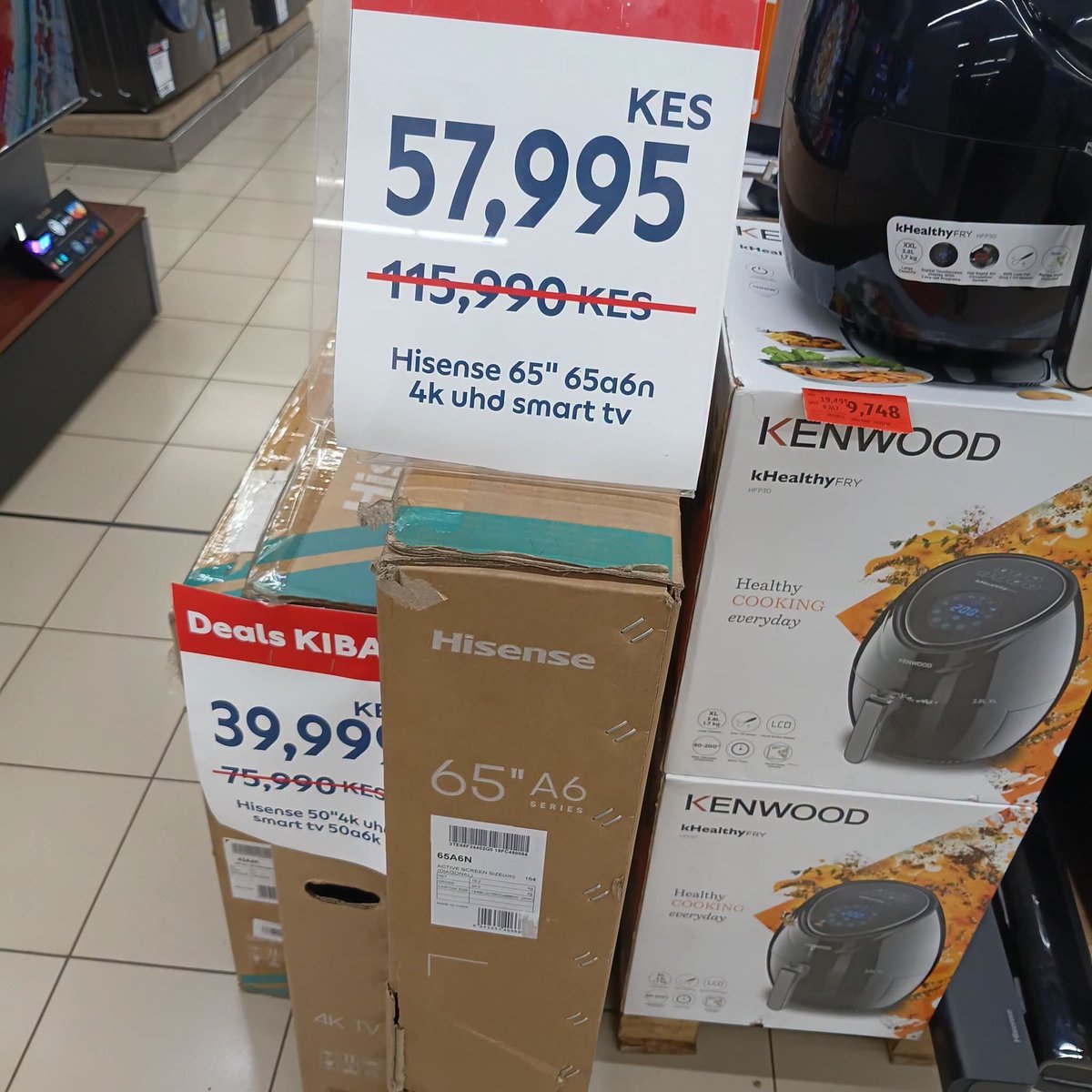 mx__chichi's tweet photo. Remember to always be like Carrefour. Be bold, be confident.  Be like Carrefour boldy &amp; confidently masquerading market prices as offers. https://t.co/Rl4q0XmcV9