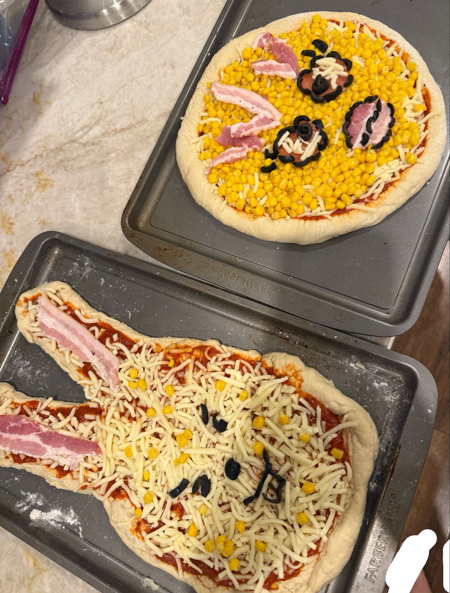 hwagbok's tweet photo. pizzakzoo 🐣🐰 https://t.co/Kflr0Xxzeh