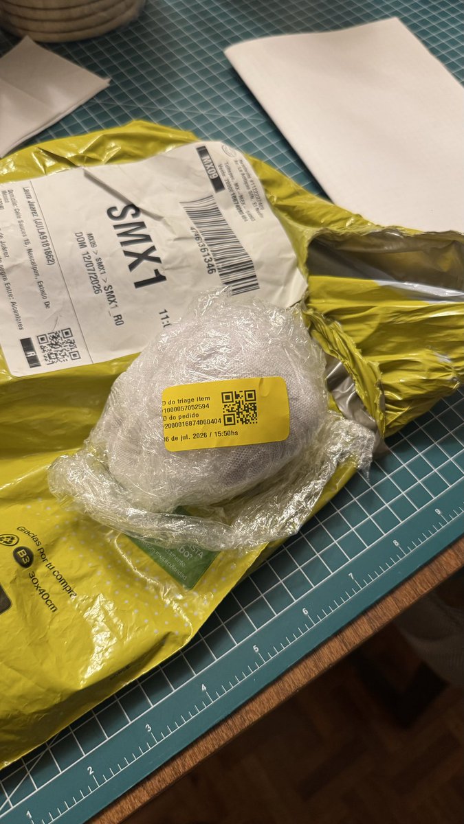 LauJuarez9's tweet photo. @ML_Mexico que hago en caso de que tu equipo técnico tiene una completa falta de profesionalidad al emitir esto? Quiero el reembolso por un producto que regrese en las mismas condiciones que lo recibí. https://t.co/Oo6aVvKm1R