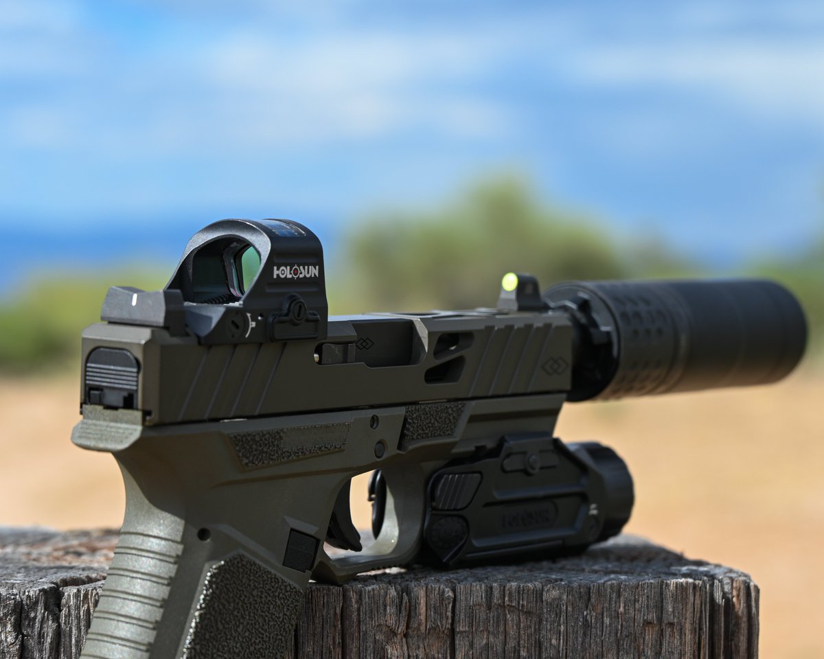 XS_Sights's tweet photo. @kill_flash_photography showing off some suppressor height Big Dots
#XSSighs #BigDots #Tritium #SupprssorHeight #KillFlash https://t.co/qI01Y4XuF6