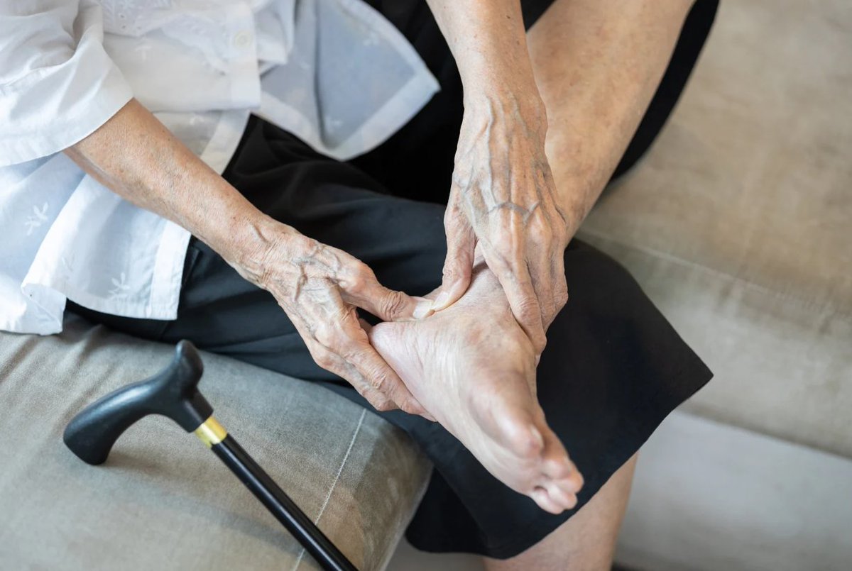 supremevascular's tweet photo. 👣 How is the best treatment for #PeripheralArterialDisease (#PAD) decided? Treatment depends on your symptoms, the severity of the blockage, your overall health, and your goals. 

https://t.co/mEuNpsNvKz https://t.co/mahtSyT0vt