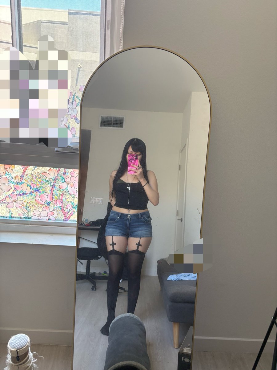 vannampyre's tweet photo. cute alt gamer girlfriend In Your Area!! >:3 https://t.co/EqdPXZiSbM