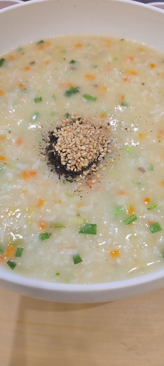 2vvevv2's tweet photo. 치과 후 죽 https://t.co/SCmjQ8YymX
