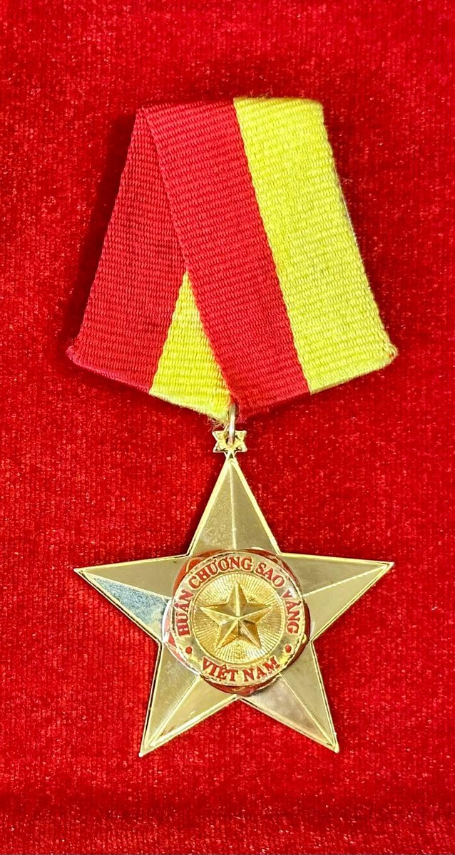 goldMMII's tweet photo. #勲章
Gold Star Order
VietNam current highest decoration. https://t.co/UwetQny0Hv