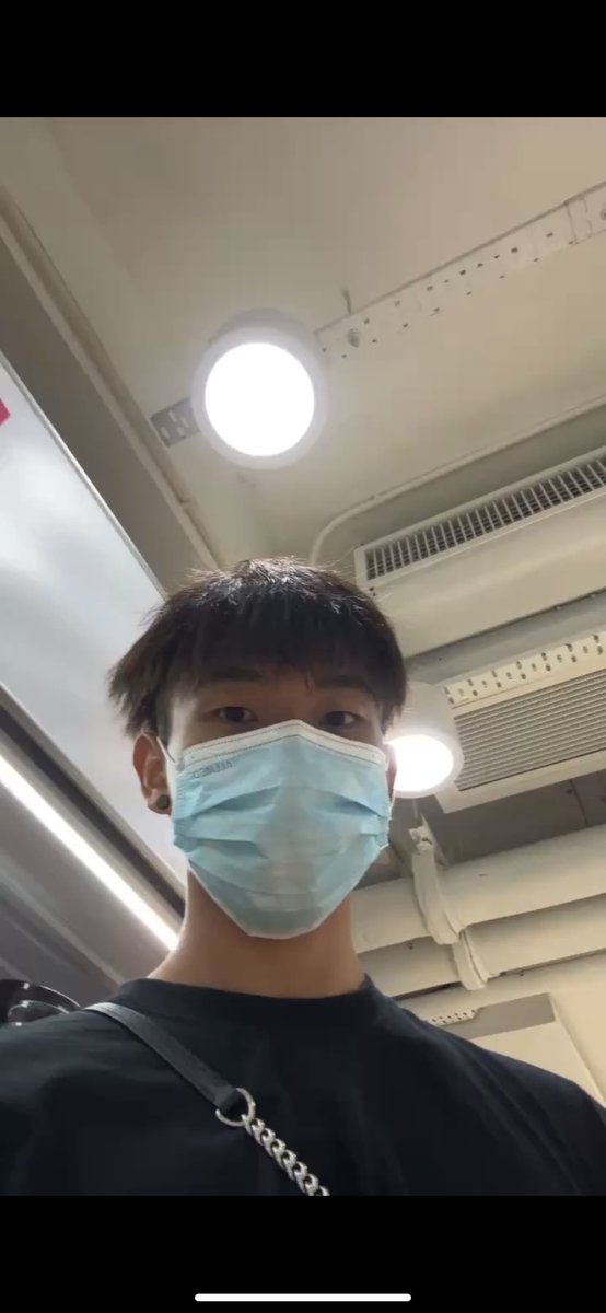 karburry's tweet photo. #直男 #女记者 #粗口 https://t.co/esyXKkq4Cr