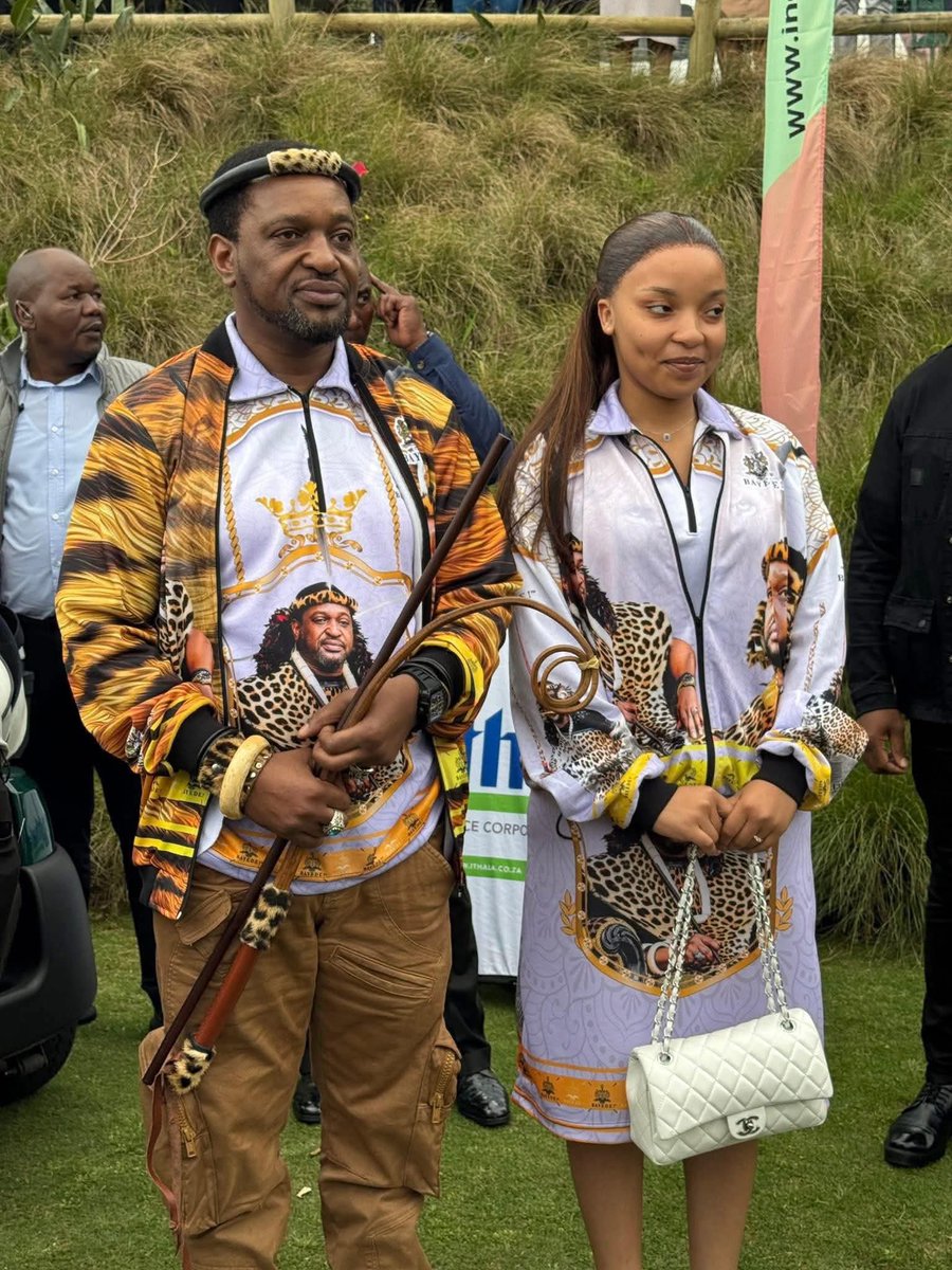 LesNgobz's tweet photo. "Ngine ntombi yami" - Bayede dawg https://t.co/sXjiYRMCRE