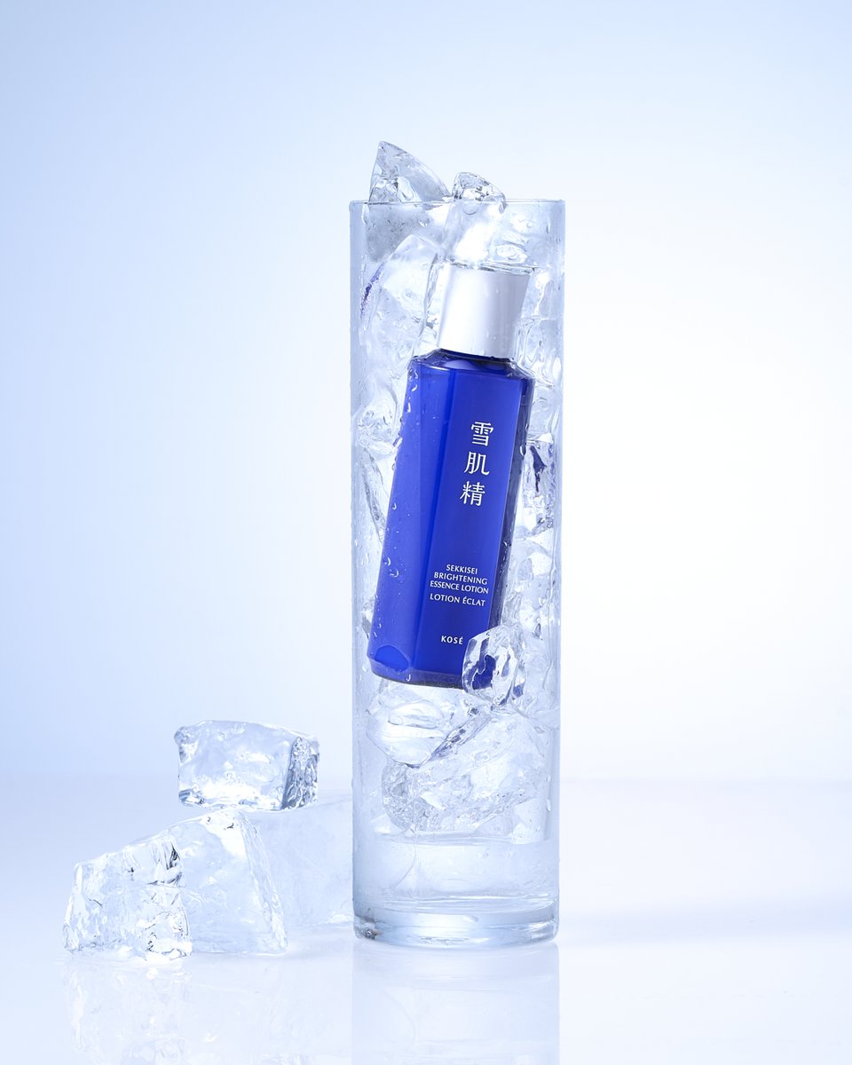 kose_sekkisei's tweet photo. 雪肌精の薬用美白化粧水から、
お得な限定キット2種が発売中❗️

✨エッセンス ローション キット
❄️エッセンス ローション つめかえ用キット

どちらも冷蔵庫に入れやすい
ミニサイズのスキンケア付きで
冷やし雪肌精にも◎

あなたが気になるキットはどっち？
✨or❄️の絵文字で教えてください♪ https://t.co/c3EOfgCd1b