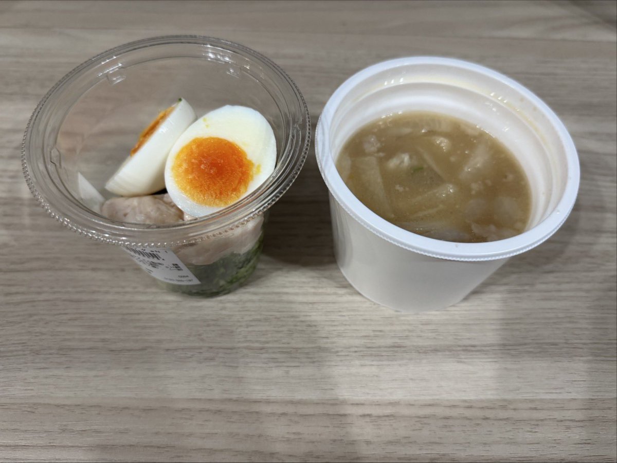 お昼ご飯🍚 最近この組み合わせが多いです✨ ⚫︎ブロッコリーチキン