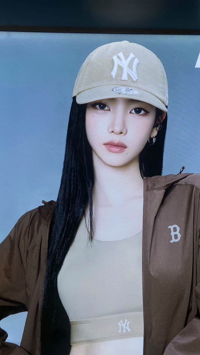 baaloonku's tweet photo. Temen aku lagi di Korea, tau ga kata dia Karina tuh beneran ada dimana-mana. Dia sampe tanya Karina nih BA apa aja, karena beneran dimana-mana ada KARINA🥹 South Karina is real🫰🏻 https://t.co/X82uaWylV6