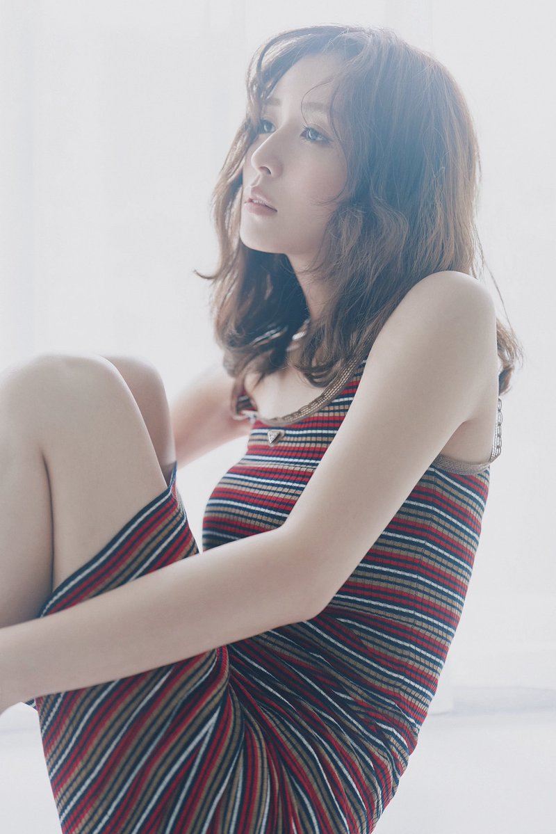 nerustaff's tweet photo. 長濱が表紙を務める
sweet 8月号本日発売です！

#sweet 
#長濱ねる https://t.co/gO9nfFdalb