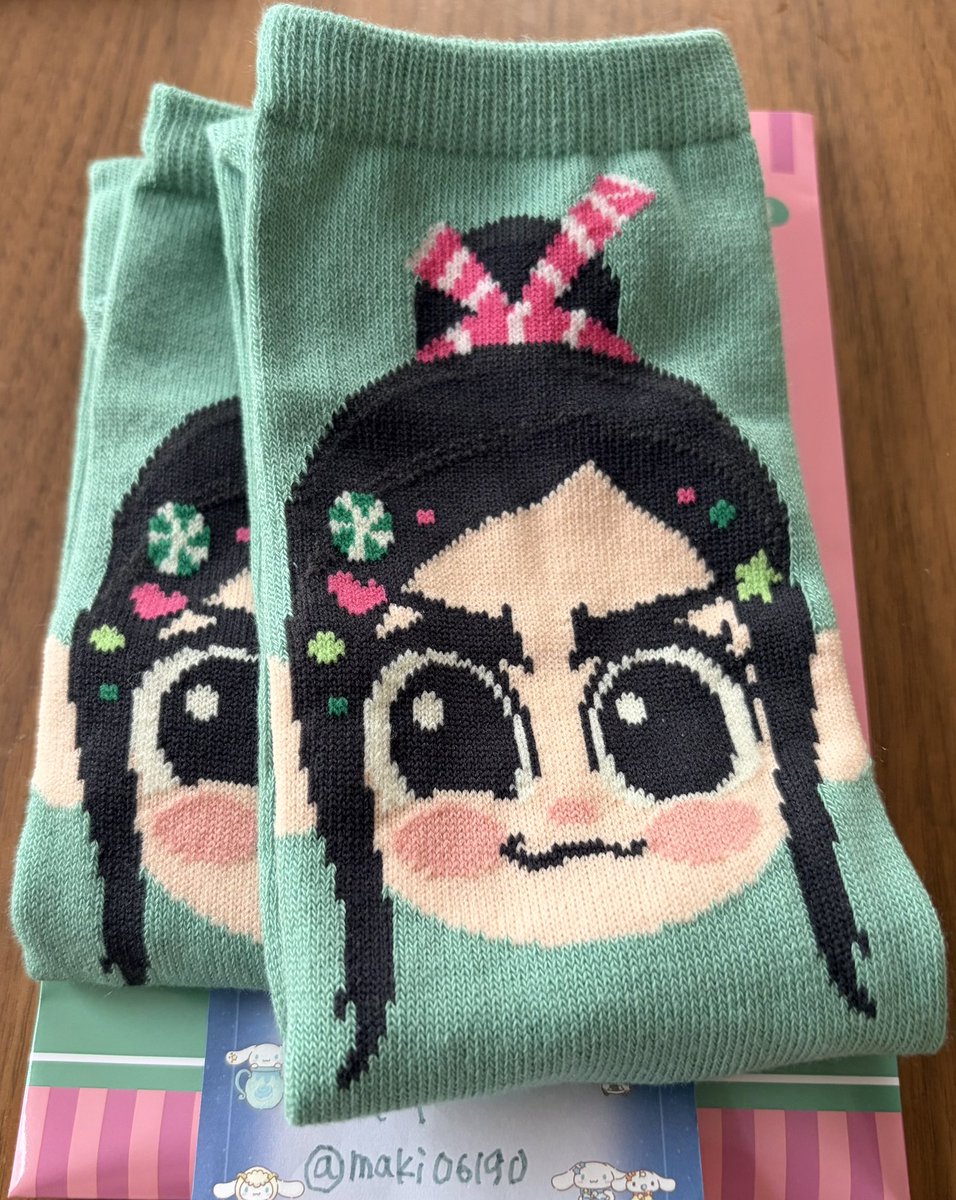 maki06190's tweet photo. ディズニーストア　シークレットソックス　交換

🌼譲🌼ヴァネロペのお顔柄ソックス

🌸求🌸ヴァネロペのストライプ柄ソックス

郵送希望

お気軽にお声掛けください♪ https://t.co/xhQqlqYhcl