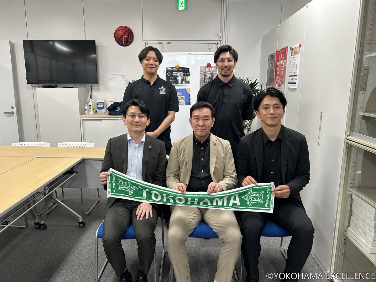 yokohamaex_'s tweet photo. 先日、#神奈川県バスケットボール協会 ( @kanagawabaske )さまを訪問させていただきました🏀✨  昨シーズンも多くのサポートをありがとうございました‼️ 新シーズンも引き続き応援のほど、どうぞよろしくお願いいたします😊

#横浜エクセレンス https://t.co/gRc0H22ZAd