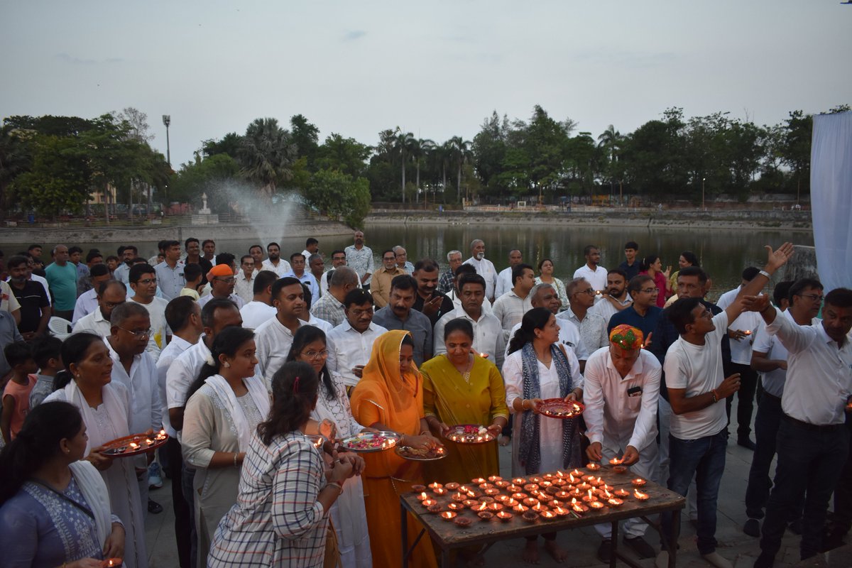 bvpgujarat's tweet photo. Celebration of Maharana Pratap Jayanti by #Modasa branch of #BVPGujarat
#Gujarat #BVP #india #BharatVikasParishad #BVPMadhyaGuj #BVPGujaratCentral https://t.co/vMLRGEeKuh