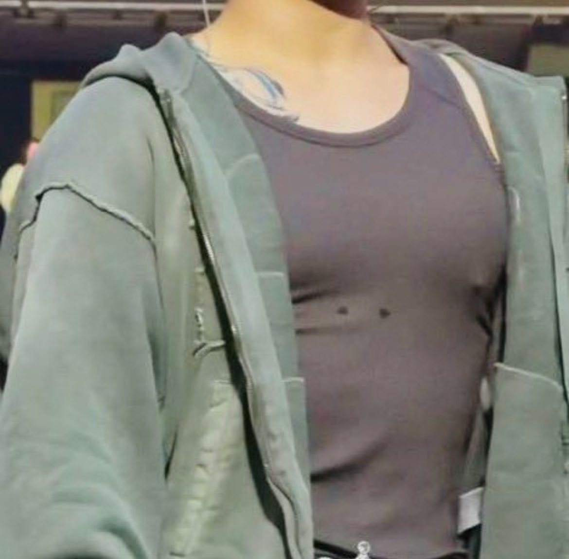 servcuntmin's tweet photo. jungkook taking his job as a roundie too seriously cause why is ur head and chest so unbelievably round https://t.co/53Rx42Y8Xd