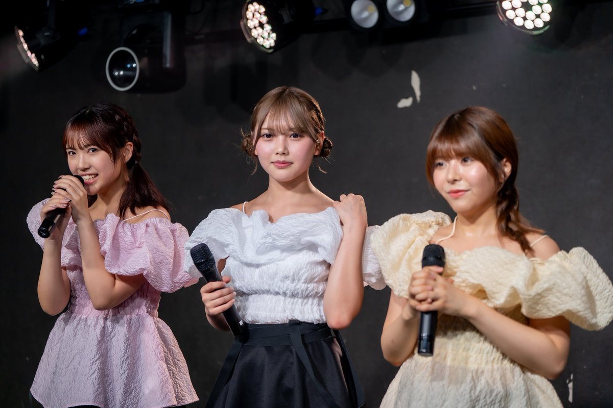 yamadatanoc's tweet photo. トリセツ
山田さんのレスは貴重です
早いので肉眼では認識出来ないかも
知れません。

でも画像チェックすると
意外とくれてます🤤

みかんな🍊はいつも爆レスくれます。

さぁーちゃんは不思議そうな顔で
じー(◉︎ɷ◉︎ )ってしてくれます。

みんな大好きです💌

#山田莉愛
#JumpingKiss
#りあ単 https://t.co/SAlkEcNGIw