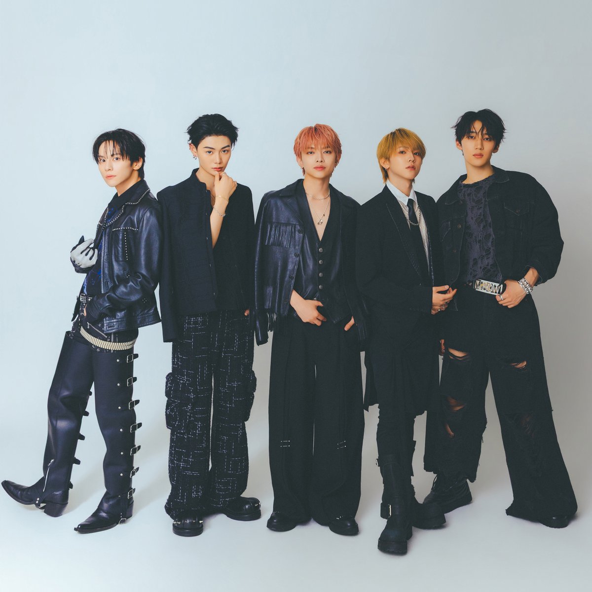 TOWER_Online's tweet photo. WILD BLUE

1stアルバム『CURVE』2026年9月9日発売🎉

🔻
https://t.co/mHwvzFBaPc

初回限定盤対象早期予約特典🎁CURVEオリジナルスマホサイズステッカー
タワレコ先着特典🎁めじるしチャームA

#WILDBLUE
#WB_CURVE

オンライン限定！2026年7月12日23:59まで全品20％ポイント還元🉐 https://t.co/uuleEW2QW0