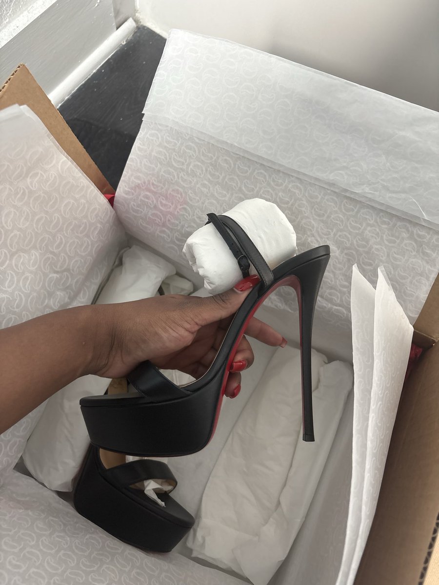 missfancybre's tweet photo. A nasty heel 🥰 https://t.co/c8fdbpIqWW