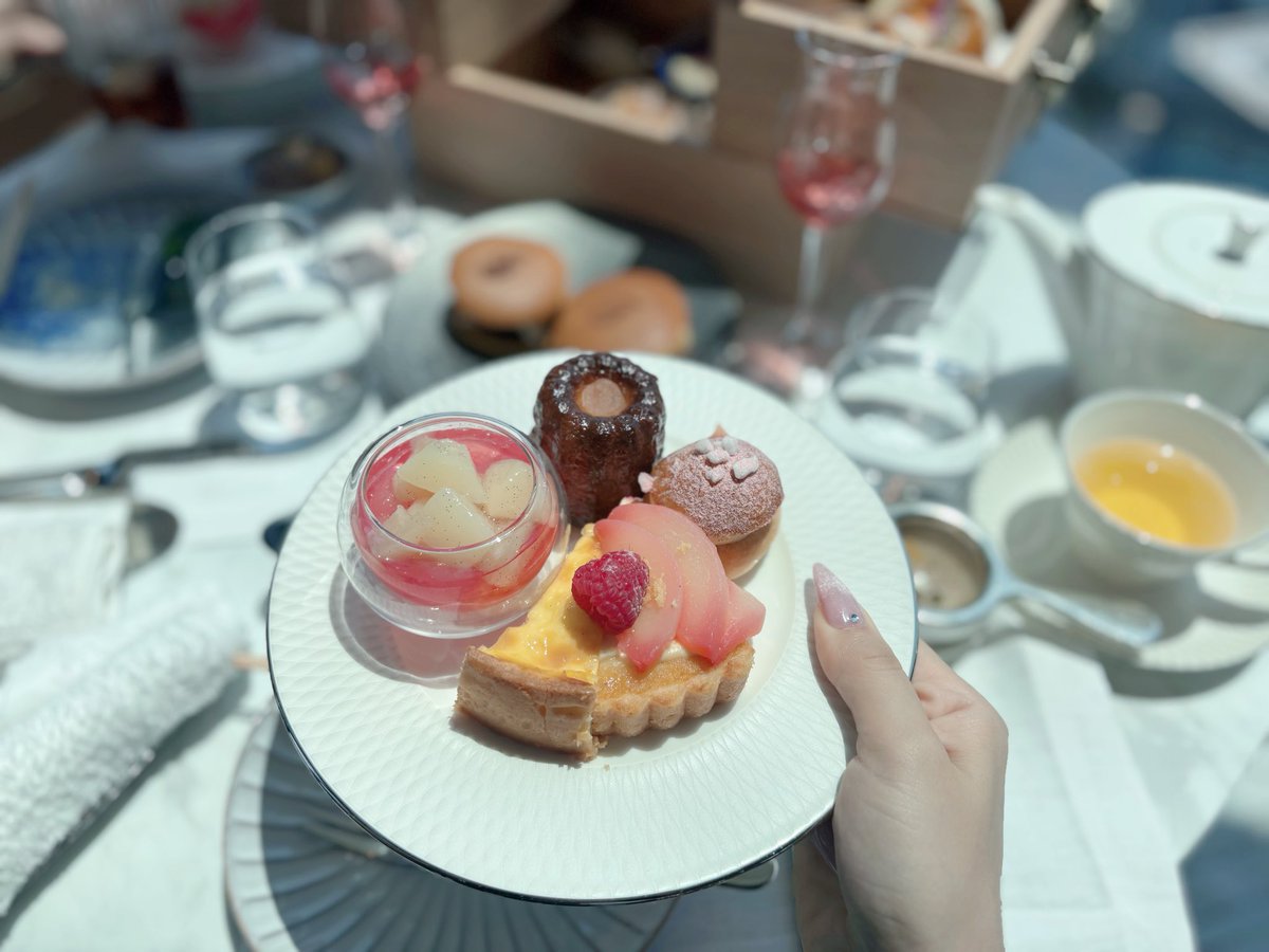 O2O1_188's tweet photo. フェアモント東京の和ヌン🍑
ぜーんぶ美味しいし、途中で来るワゴンのお菓子も美味しかった՞⸝⸝>  ̫ <⸝⸝՞ https://t.co/sVbPxVJmYH