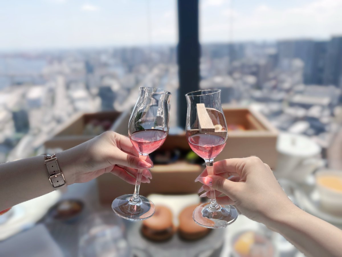 O2O1_188's tweet photo. フェアモント東京の和ヌン🍑
ぜーんぶ美味しいし、途中で来るワゴンのお菓子も美味しかった՞⸝⸝>  ̫ <⸝⸝՞ https://t.co/sVbPxVJmYH