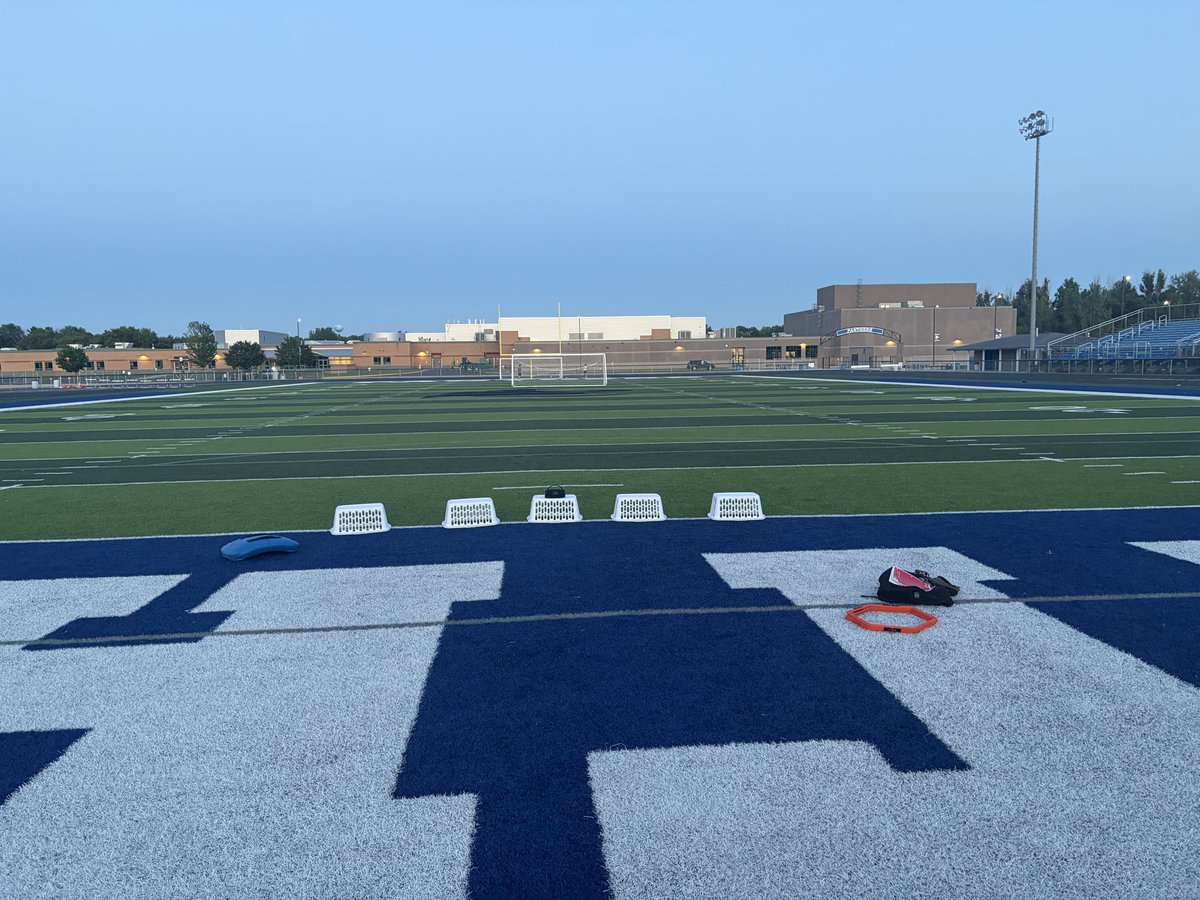 BlakeLeth11's tweet photo. Perfect night to get some mental reps in after a routes session! Starting to build. https://t.co/TzhUrUuBCK