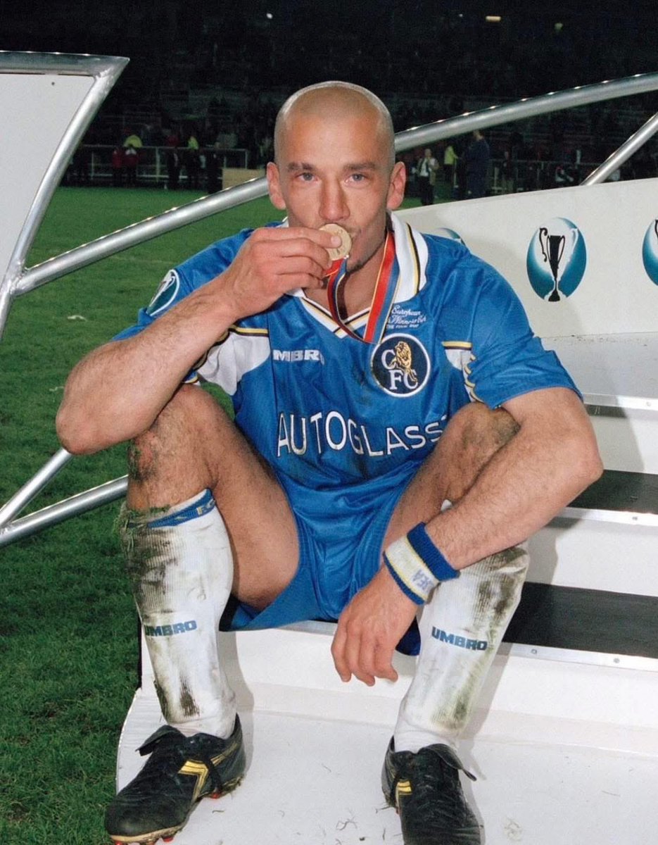 nacion1905's tweet photo. En memoria de nuestra leyenda Gianluca Vialli. Hoy cumpliría 62 años. 🇮🇹🦁🔵
#CFC https://t.co/XhxnPBgLSb