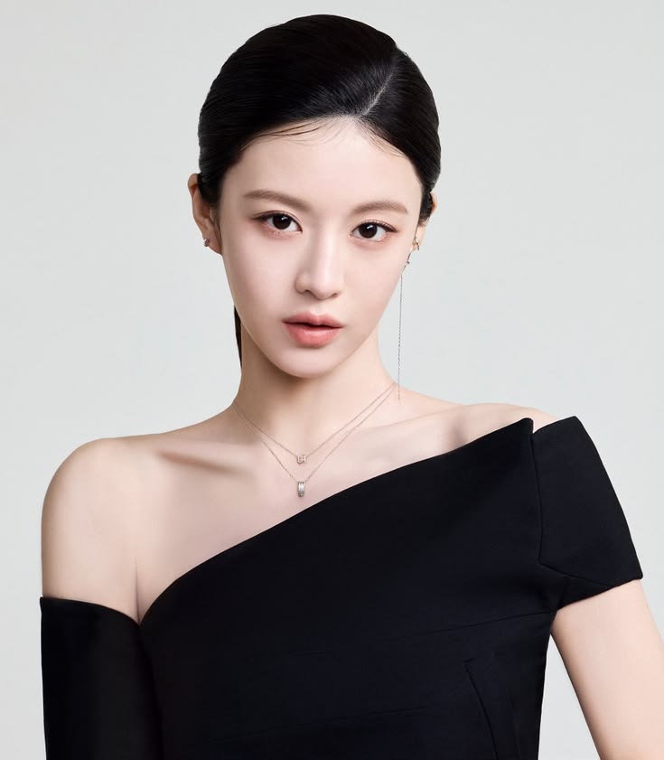 altheviareth's tweet photo. Black Outfit                           White Outfit https://t.co/vjDJ1b8rbK