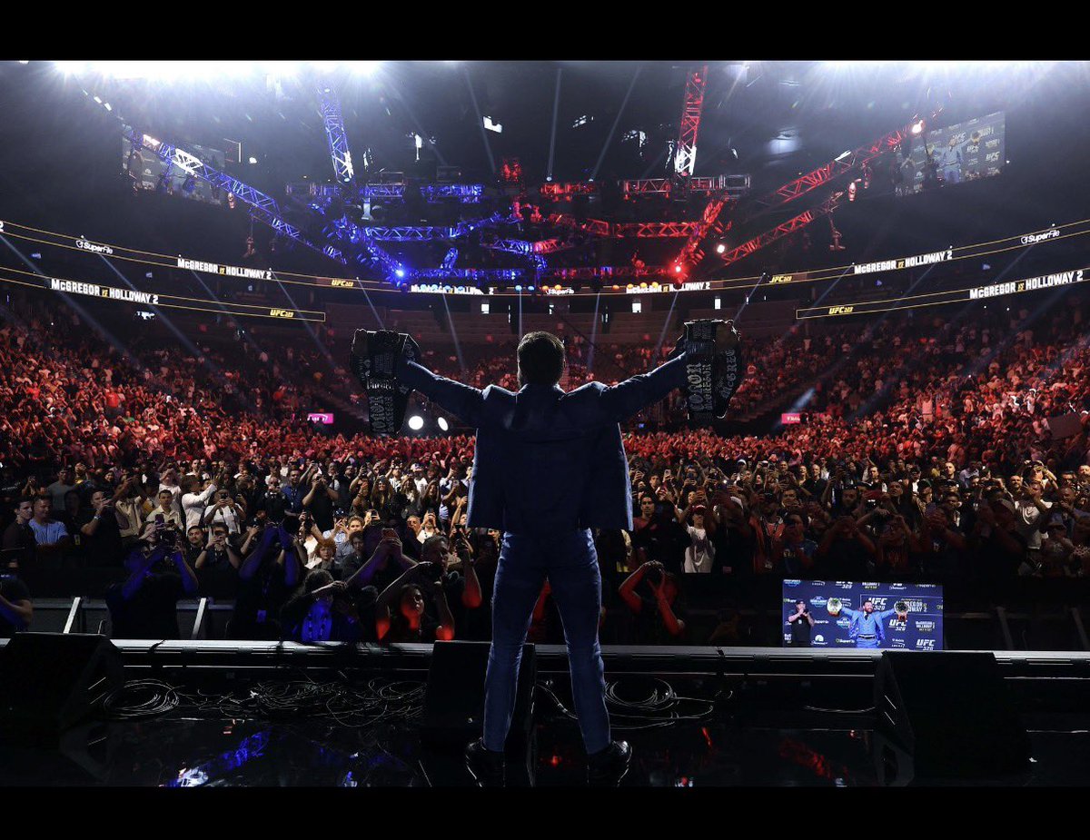 ufc1slife's tweet photo. AURA https://t.co/xlzlbRlWUN