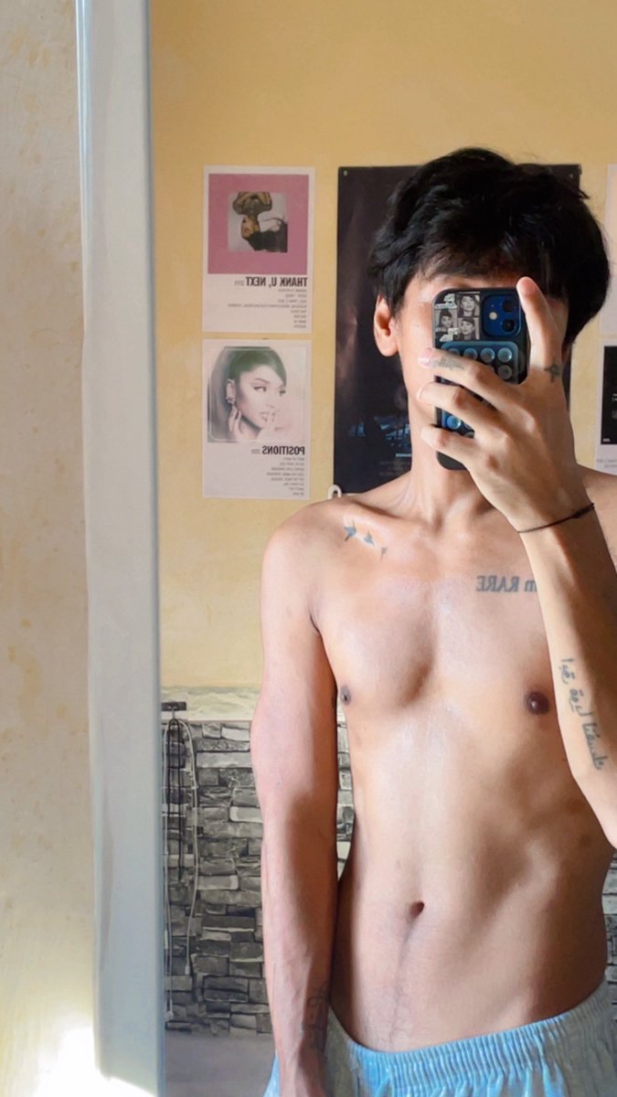 masnonchalant's tweet photo. back to single, ahh NP 😉 
#gayjakartaselatan https://t.co/5YCsSoY9oJ