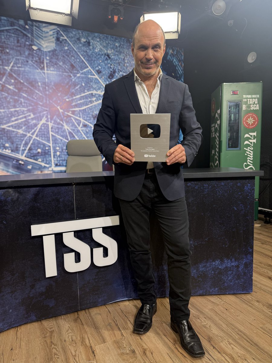 igalvar71's tweet photo. 🔴 ¡RÉCORD OFICIAL EN URUGUAY!
@YouTube certificó a @todosesabe_tss como el único programa uruguayo en alcanzar las 100 mil personas suscriptas. ¡GRACIAS POR EL APOYO! 👊💪🙌 https://t.co/Oa2ZsoIcL4