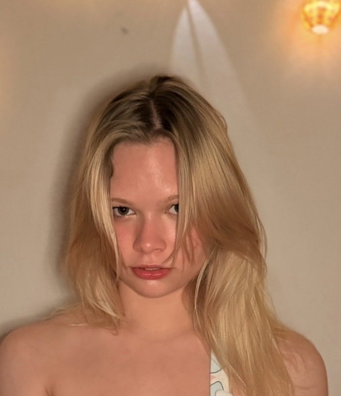 SweetDivide69's tweet photo. Can you guess what this look means? 😋
Link in bio 😘
#girl #chill #wifey #cute #adorable #girley #naughty https://t.co/5nHaNjsGjy
