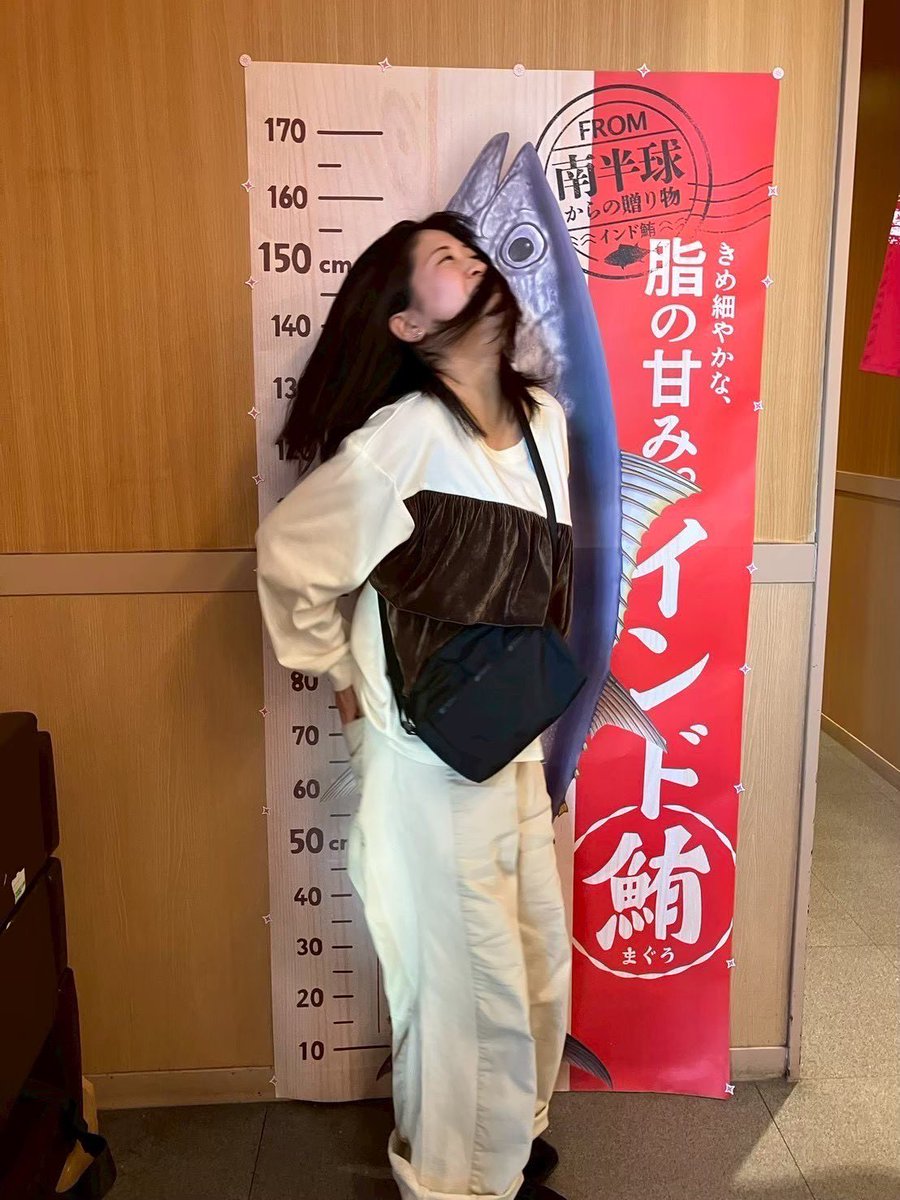 meidaibuken's tweet photo. ☀ちゃものすけ
太陽の申し子あさこ。あさこが笑うと熱中症アラートが出るし、あさこが走ると台風が飛ぶ。人のためなら火に飛び込める善人。返事はでかいが、何も聞いてないことを気にしている。が今のところ改善はない。 https://t.co/9GlsSm4pB4