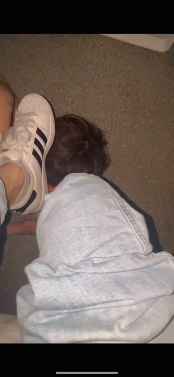 7yvxk's tweet photo. 22歳　前髪系♂

結果、、adidasで踏まれてきましたｗｗ https://t.co/rCSt3Hr4GM