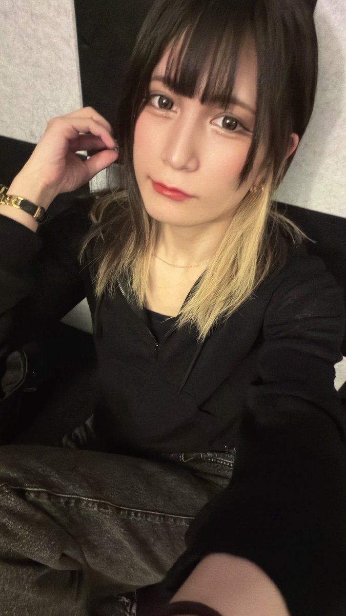 4419_2719's tweet photo. 性別☞♂（❔）
年齢☞20代
趣味☞ずとまよ💜🎶🦔
出身☞𝑻𝑶𝑲𝒀𝑶
like ☞₹˝ｬʓ＆可愛い男の娘
仕事☞マッサージ屋さん

ただの趣味垢だけど仲良くしてね💕︎

#男の娘
#ニューハーフ
#ずとまよ
#ずとまろ
#自撮り界隈 https://t.co/pXlmmvtsSH