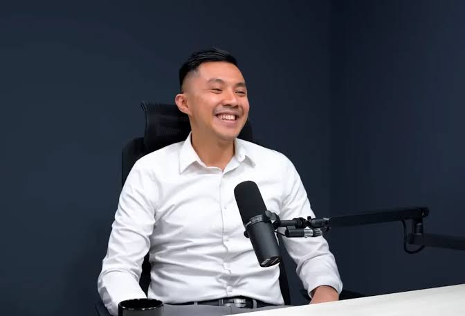 insidefolkative's tweet photo. dr Gia melalui postingan terbaru di Threads: 

"Dulu aku pikir, menikah itu ibadah terpanjang dan terlama.

Ternyata salah, ibadah terpanjang dan terlama itu menjadi Warga Negara Indonesia. 😊" https://t.co/DbWmQlPFcu