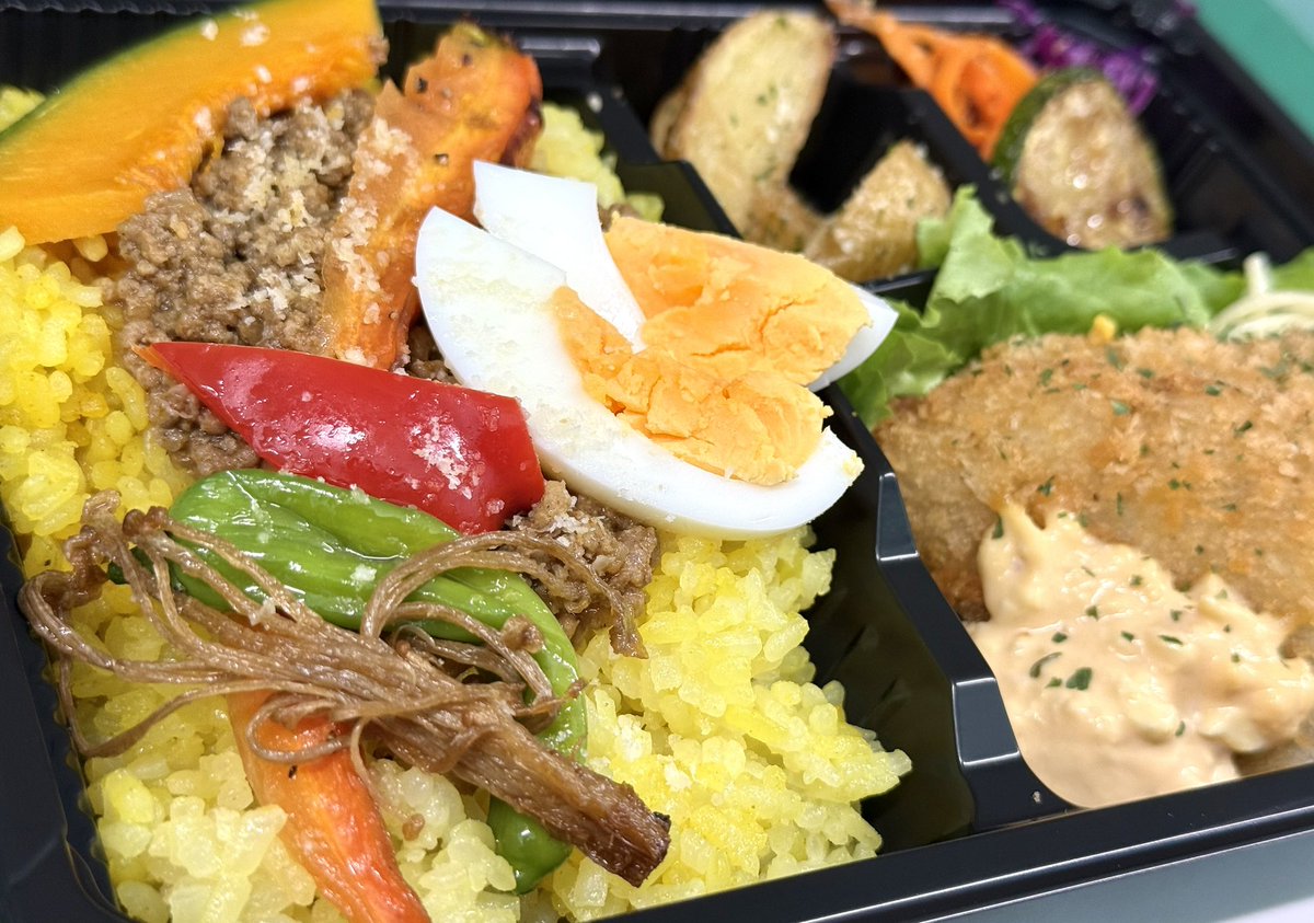 Leon2019_4's tweet photo. 今日のランチは、treizeさんの週替わり弁当😊
今週はキーマカレー✨おかずも全部美味しかった!
#ランチ #行田市 #行田 #弁当 #treize https://t.co/X61oIQYbox